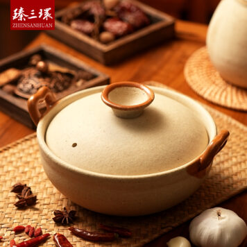 ZhenSanHuan Handmade Earthenware Clay Pot Casserole – 0.8L for individual or small servings
