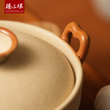 ZhenSanHuan Handmade Earthenware Clay Pot Casserole – 0.8L for individual or small servings